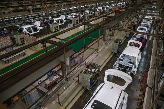 哈薩克斯坦總理馬明視察江淮汽車合資工廠并出席新引進產品線開工儀式